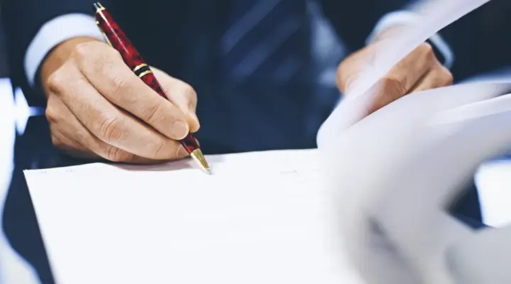 Auditoría de cuentas: Cambios en las normas de auditoría NIA-ES 260 y NIA-ES 700 2 Cambios en las normas de auditoría de cuentas