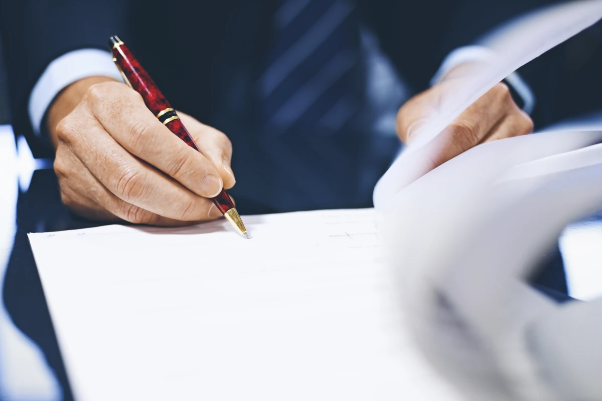 Auditoría de cuentas: Cambios en las normas de auditoría NIA-ES 260 y NIA-ES 700 1 Cambios en las normas de auditoría de cuentas